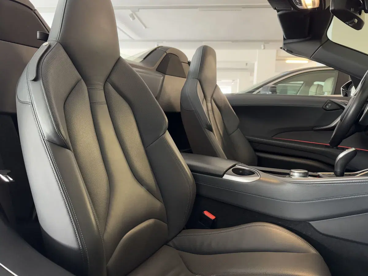 BMW i8 Cabrio usata a Messina (9)