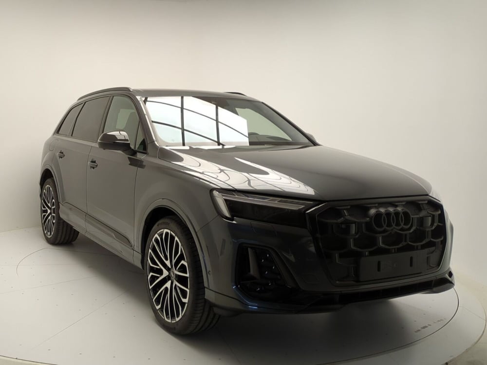 Audi Q7 nuova a Avellino