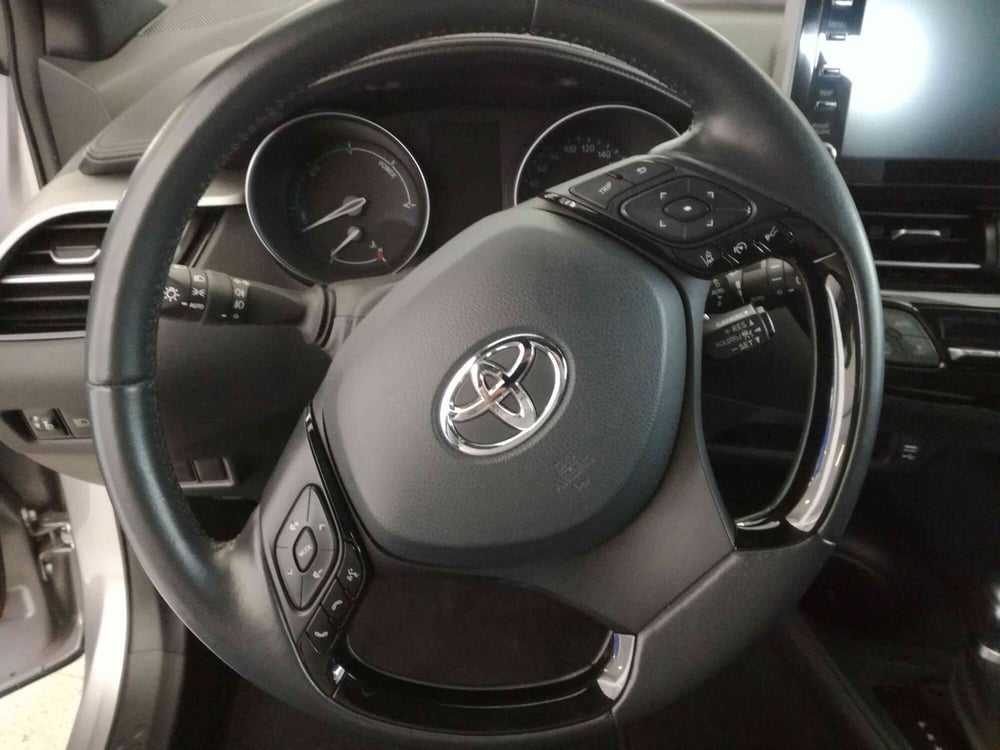 Toyota Toyota C-HR usata a Salerno (10)