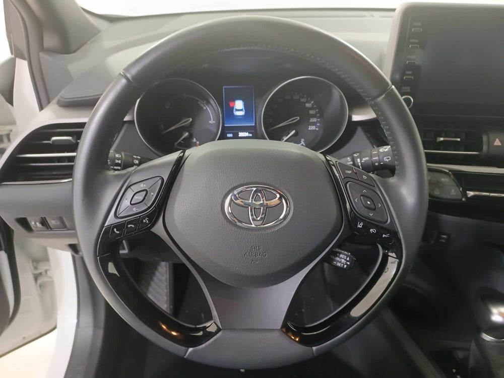 Toyota Toyota C-HR usata a Salerno (11)