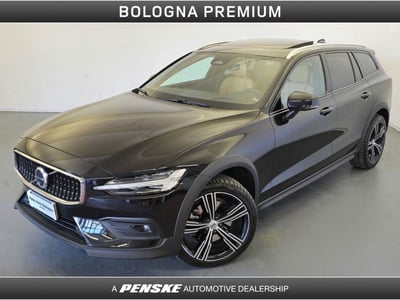 Volvo V60 Cross Country 2.0 b4 Ultimate awd auto del 2024 usata a Casalecchio di Reno