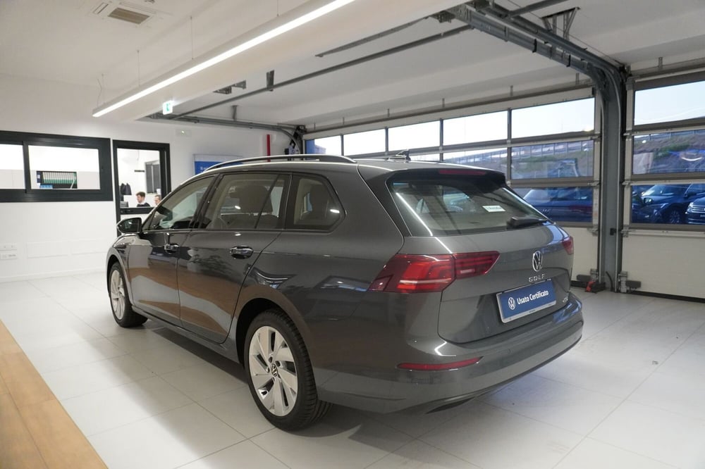 Volkswagen Golf Variant nuova a Salerno (6)