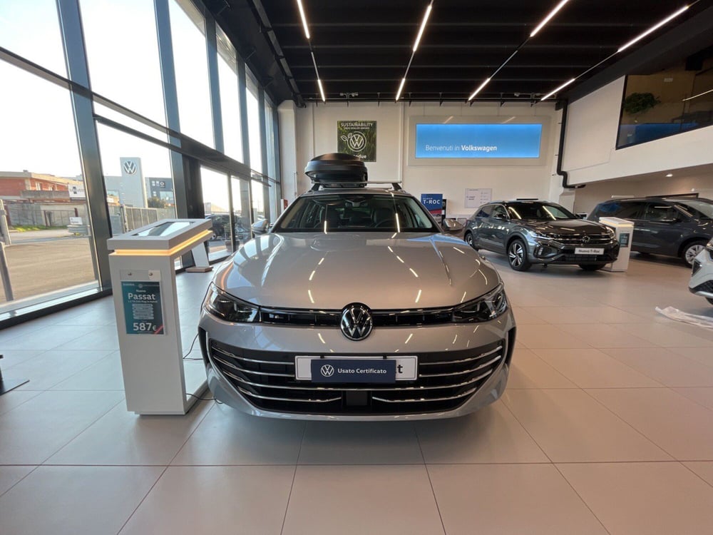 Volkswagen Passat nuova a Salerno (3)