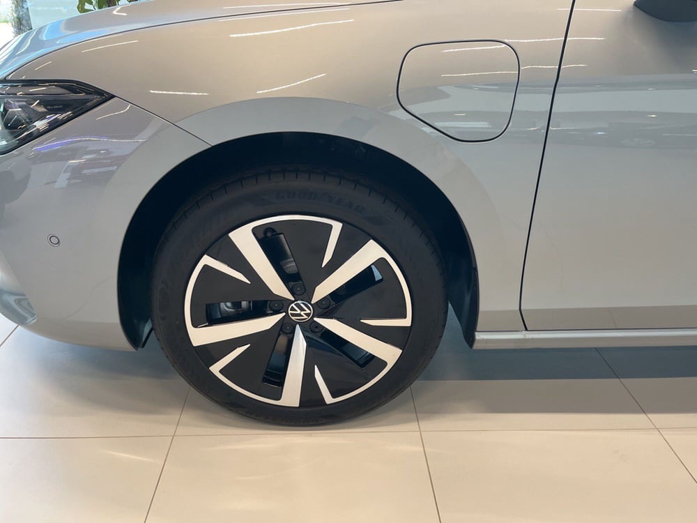 Volkswagen Passat nuova a Salerno (7)