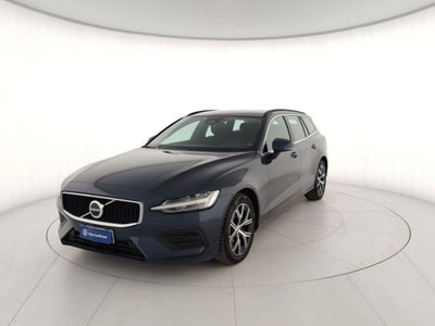 Volvo V60 B4 (d) automatico Core del 2022 usata a Massa