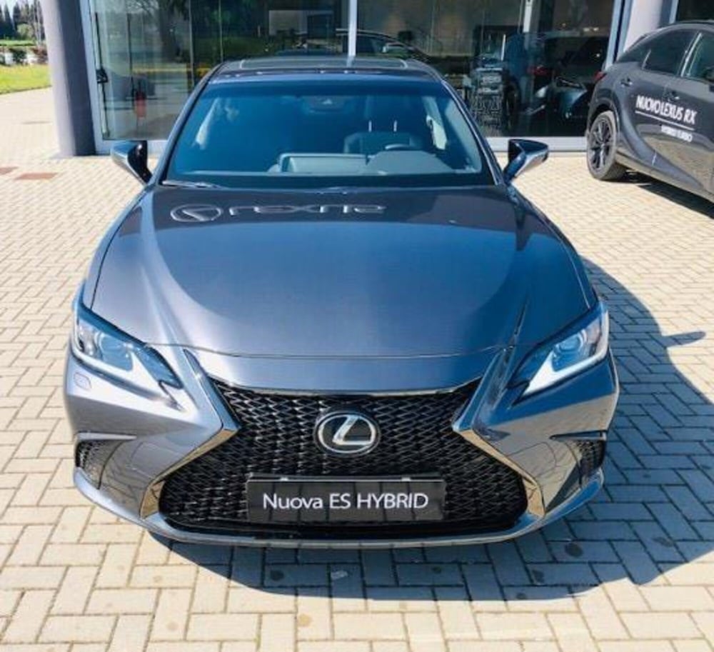 Lexus ES nuova a Perugia (2)