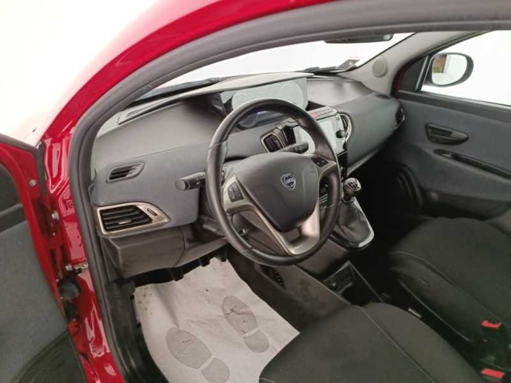 Lancia Ypsilon usata a Treviso (10)