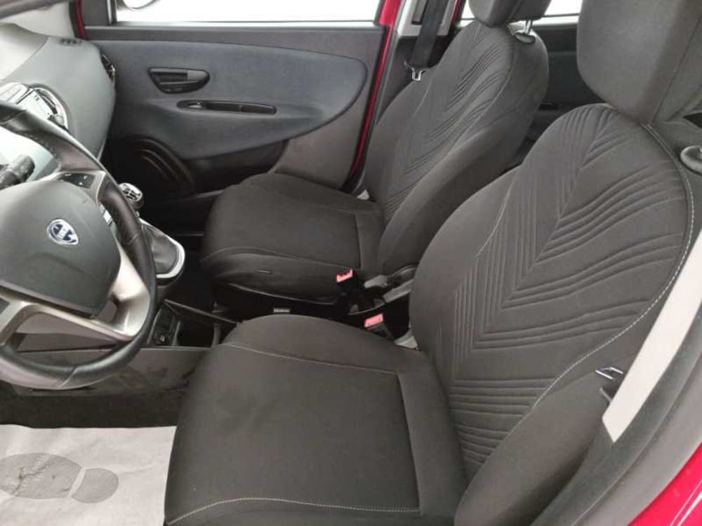 Lancia Ypsilon usata a Treviso (11)