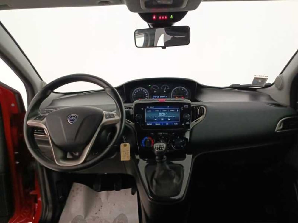 Lancia Ypsilon usata a Treviso (9)