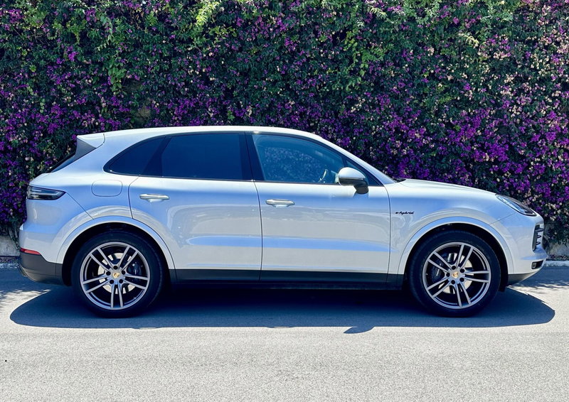 Porsche Cayenne usata a Bari (7)