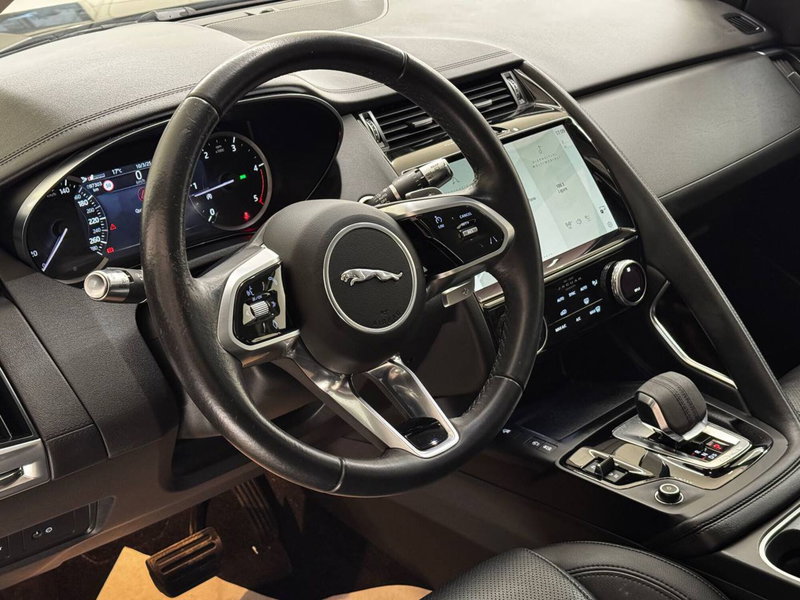 Jaguar E-Pace usata a Savona (12)