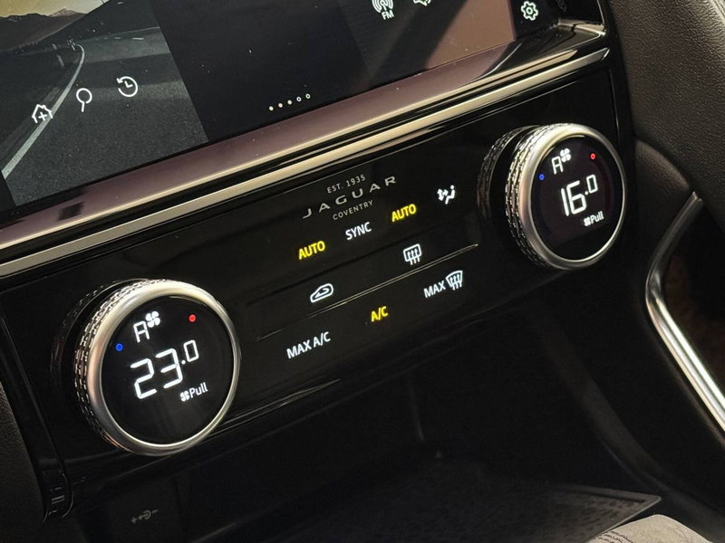 Jaguar E-Pace usata a Savona (13)