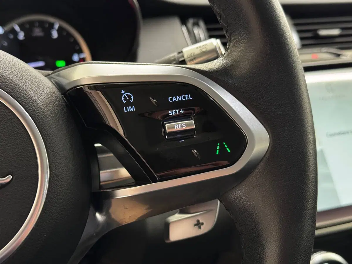 Jaguar E-Pace usata a Savona (14)