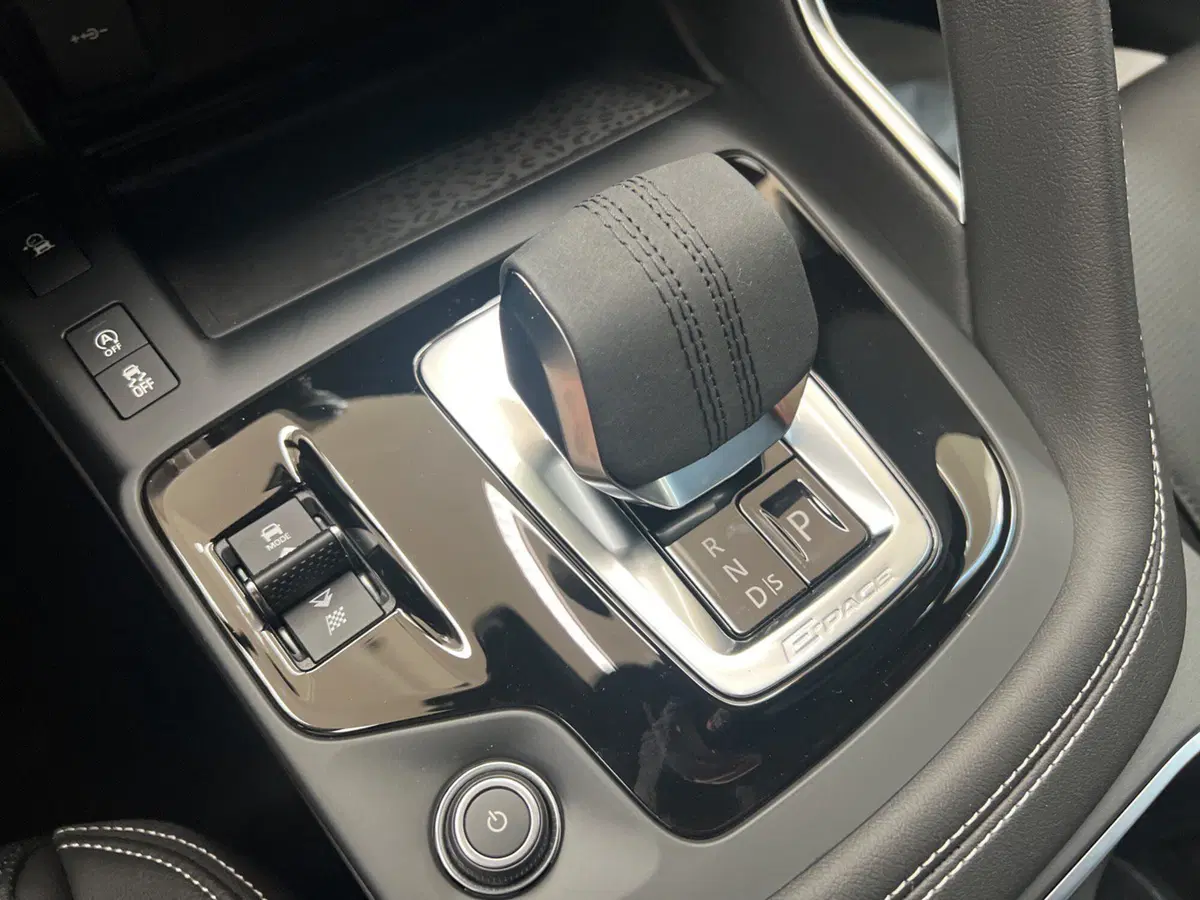 Jaguar E-Pace usata a Arezzo (10)