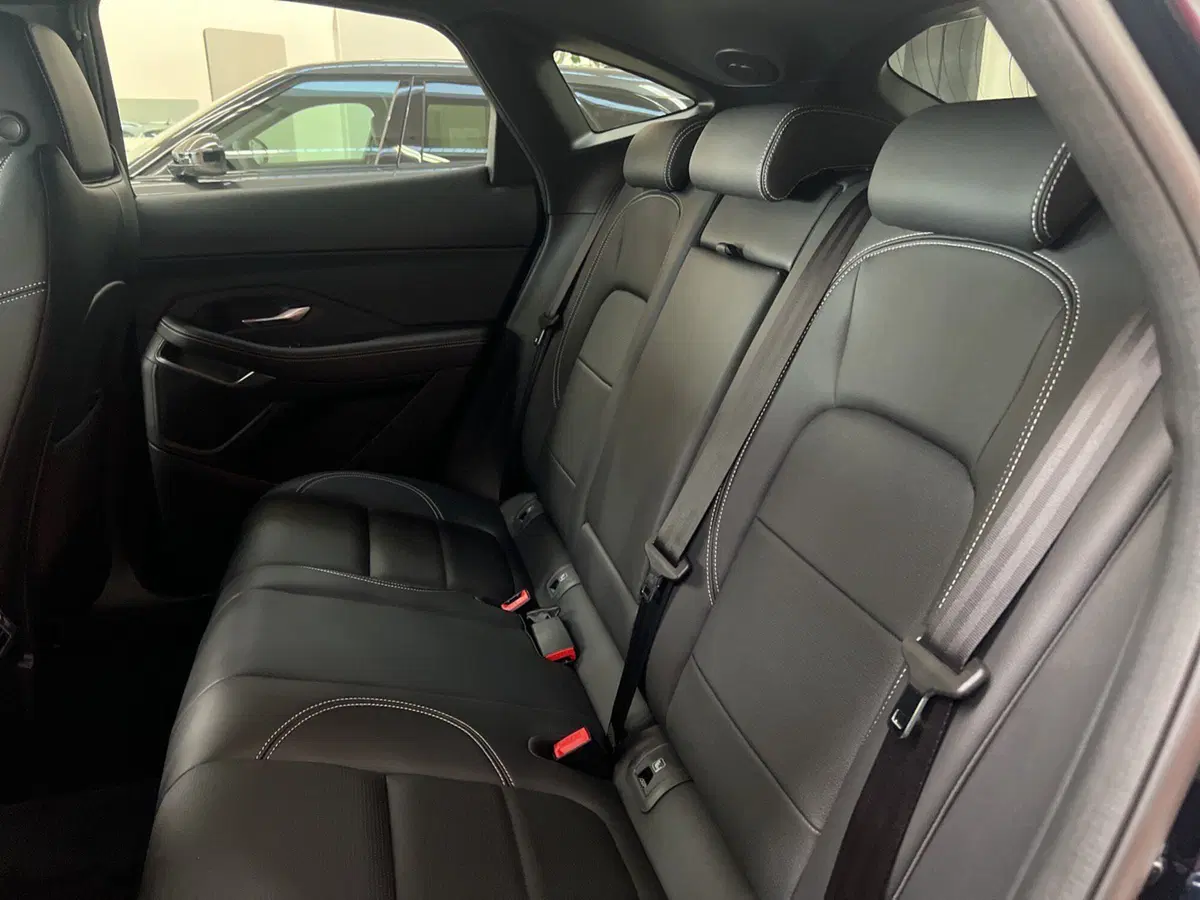 Jaguar E-Pace usata a Arezzo (5)