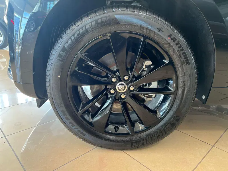Jaguar F-Pace usata a Arezzo (9)