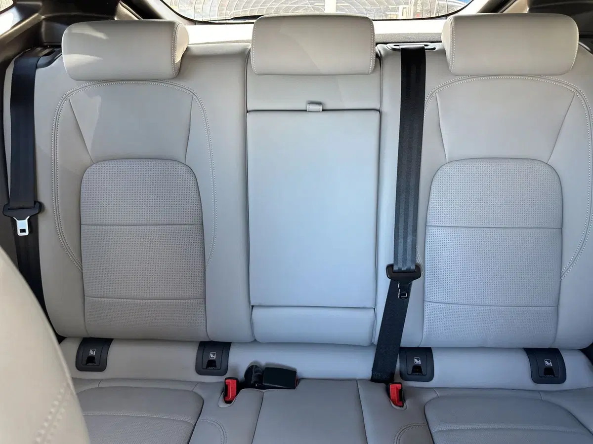 Jaguar E-Pace usata a Arezzo (5)