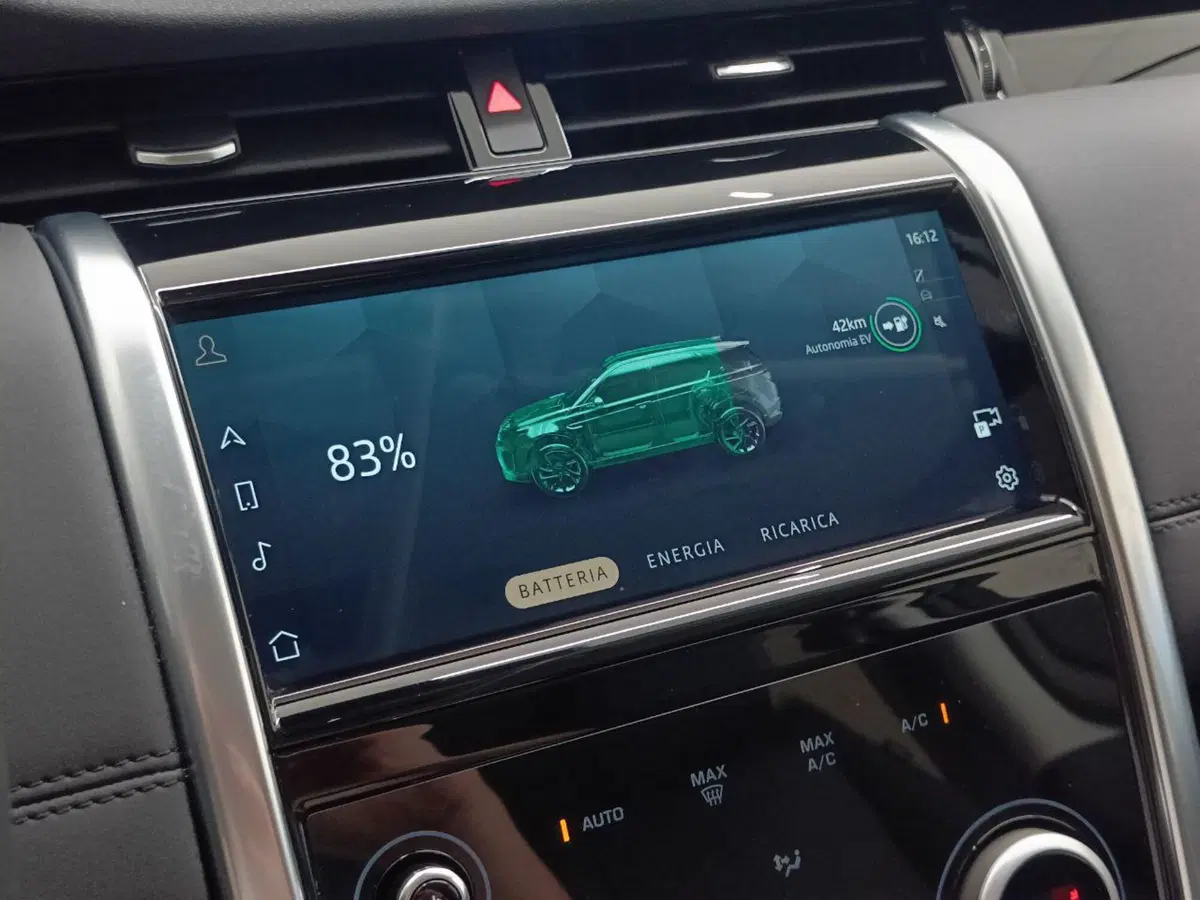 Land Rover Discovery Sport usata a Savona (15)