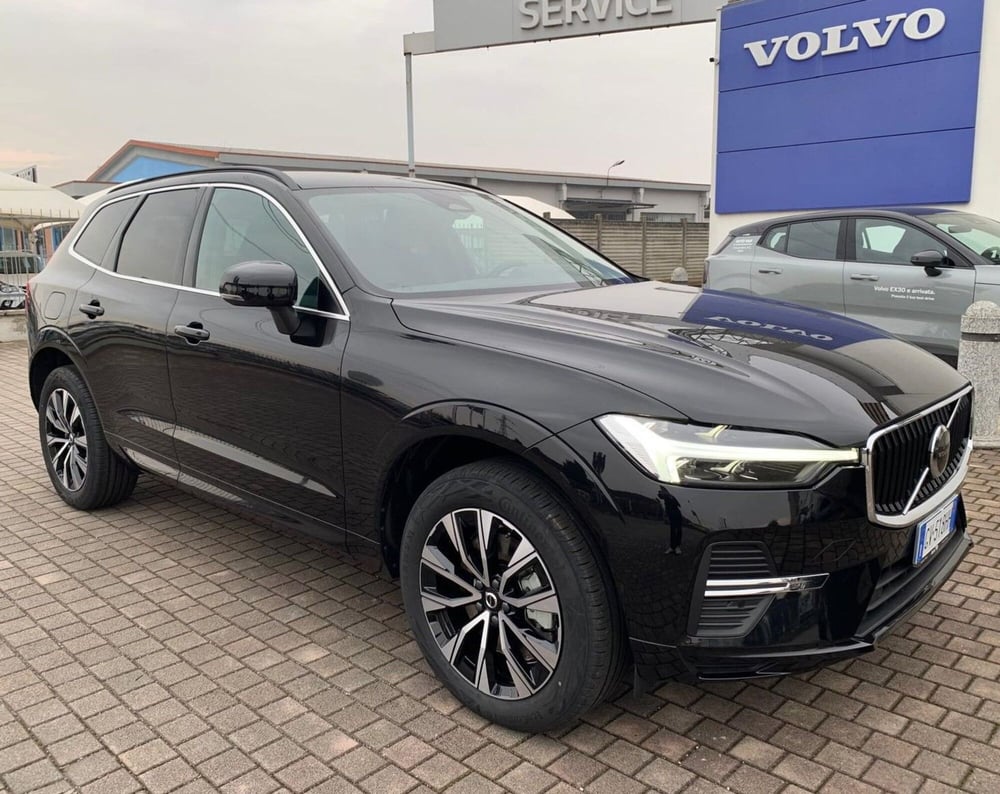 Volvo XC60 nuova a Vercelli