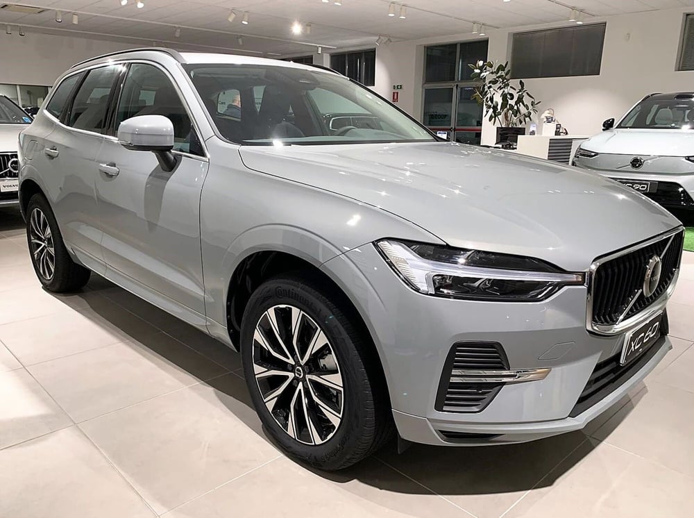 Volvo XC60 nuova a Vercelli