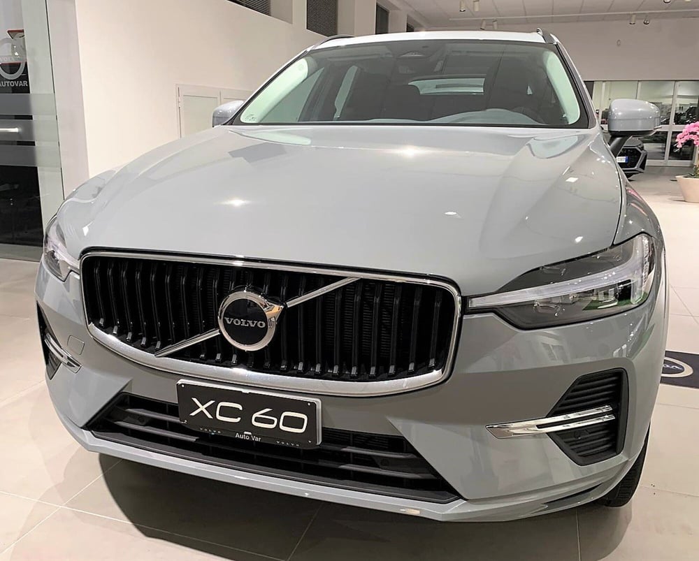 Volvo XC60 nuova a Vercelli (3)