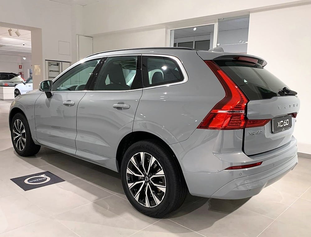 Volvo XC60 nuova a Vercelli (6)