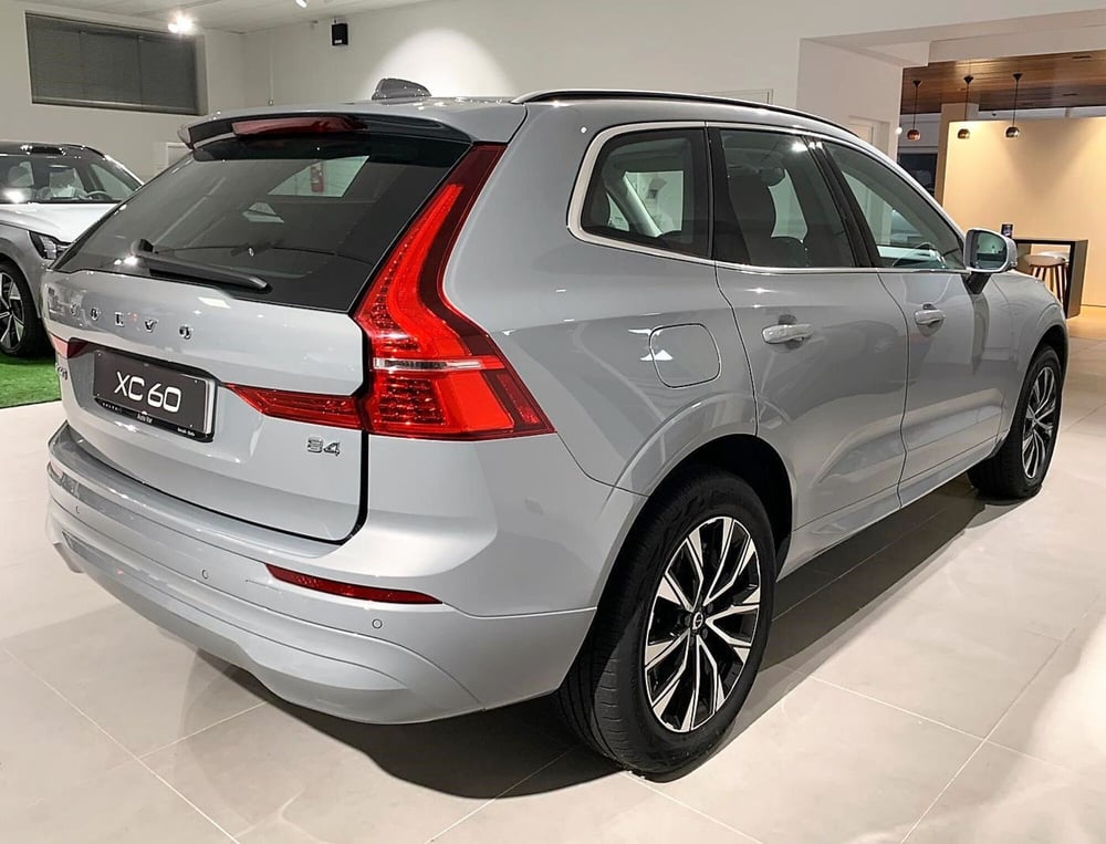 Volvo XC60 nuova a Vercelli (7)