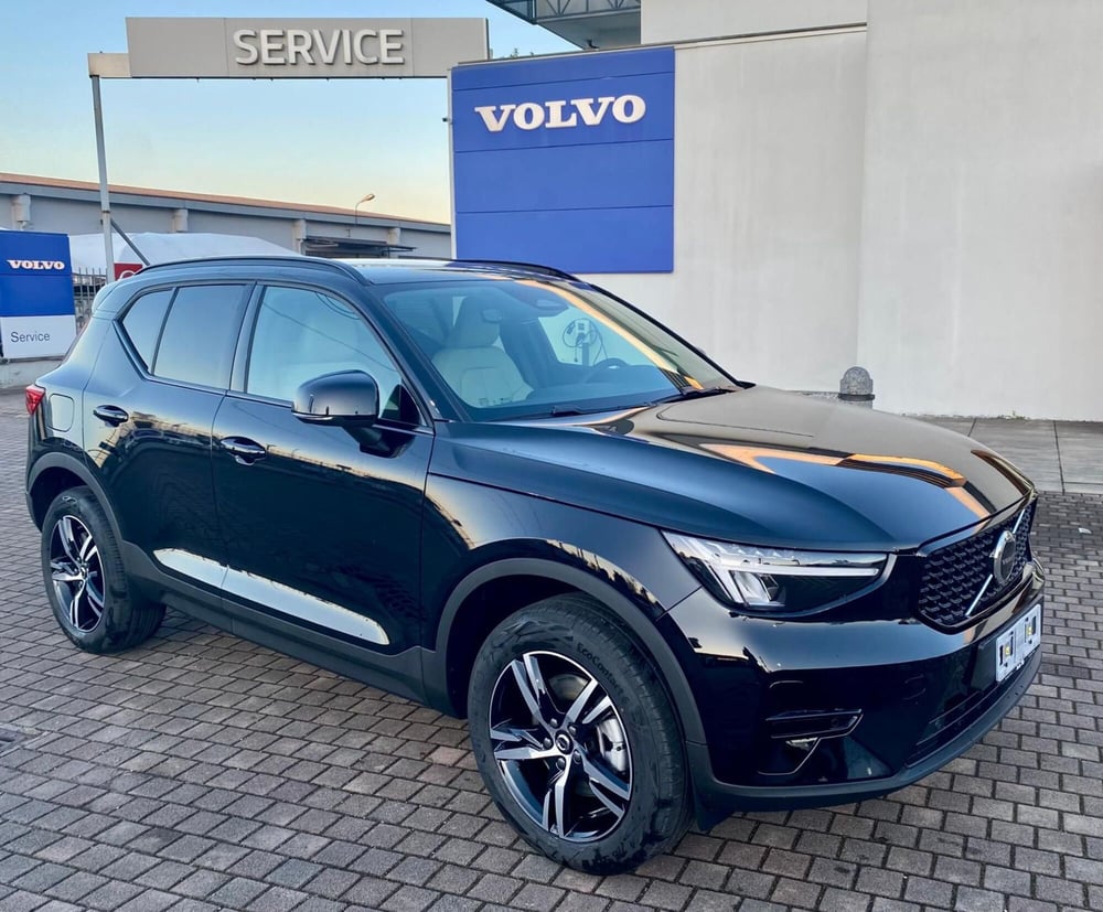 Volvo XC40 nuova a Vercelli