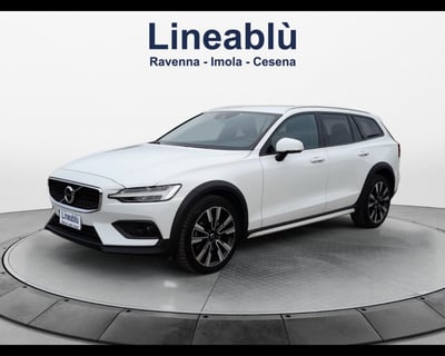 Volvo V60 Cross Country B4 (d) AWD Geartronic Business Pro Line del 2020 usata a Ravenna