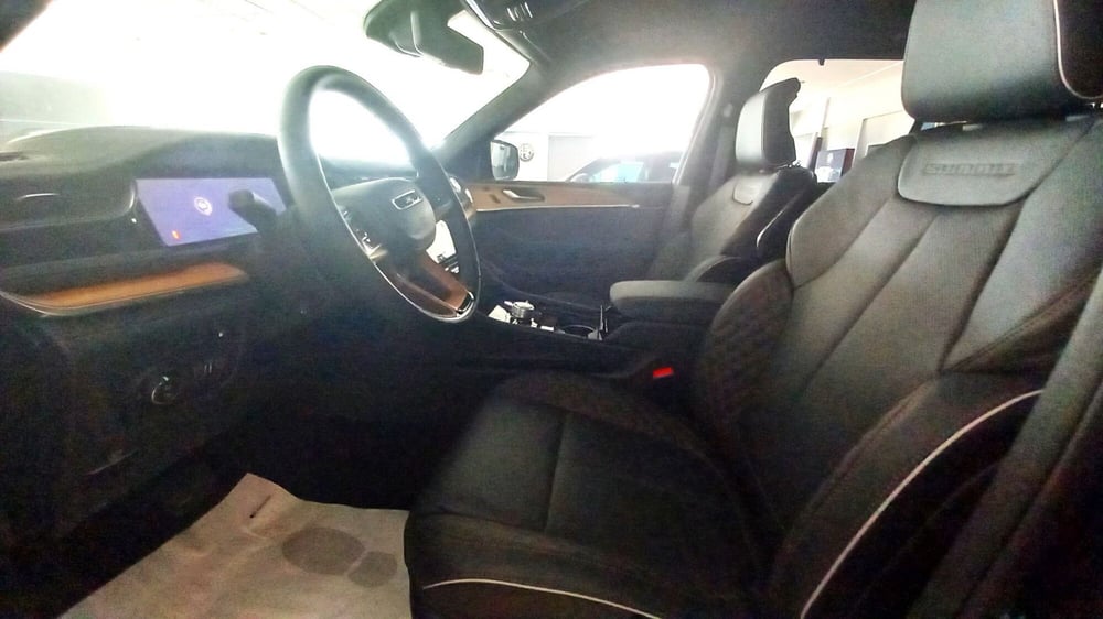 Jeep Grand Cherokee nuova a Benevento (12)