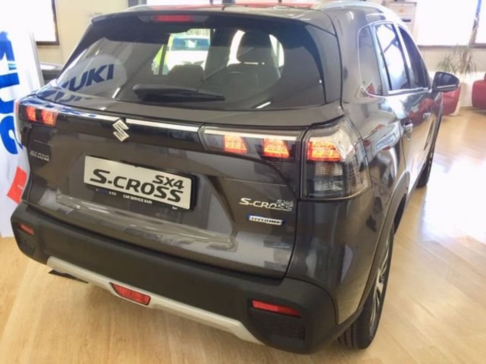 Suzuki S-Cross nuova a Bari (14)