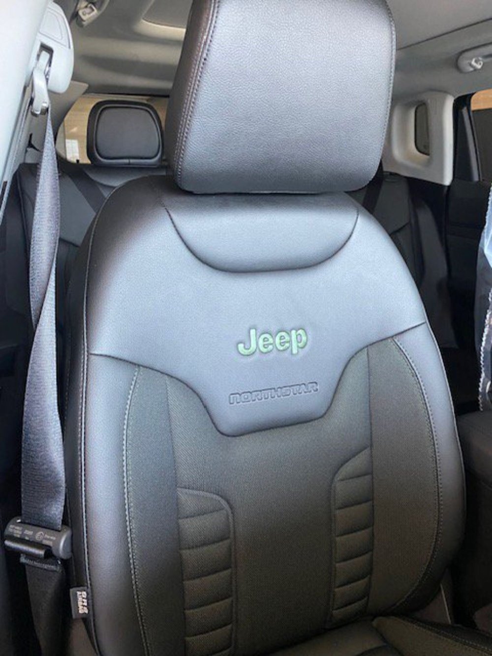 Jeep Compass nuova a Benevento (12)