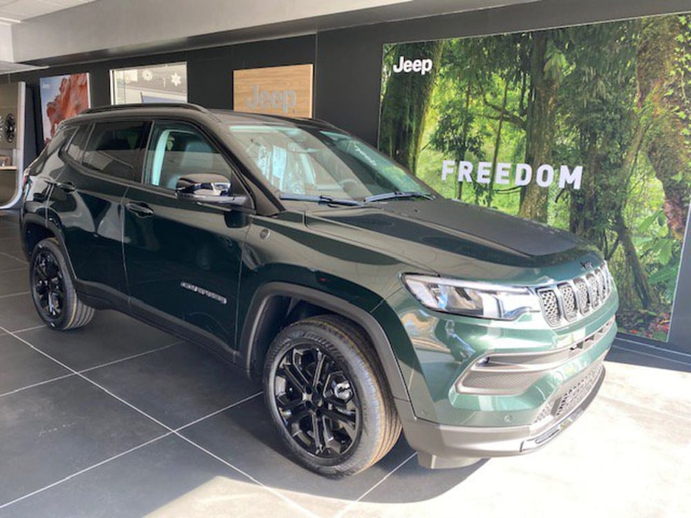 Jeep Compass nuova a Benevento (2)