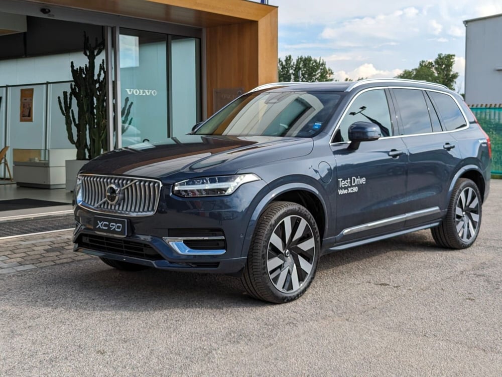 Volvo XC90 usata a Pescara (10)