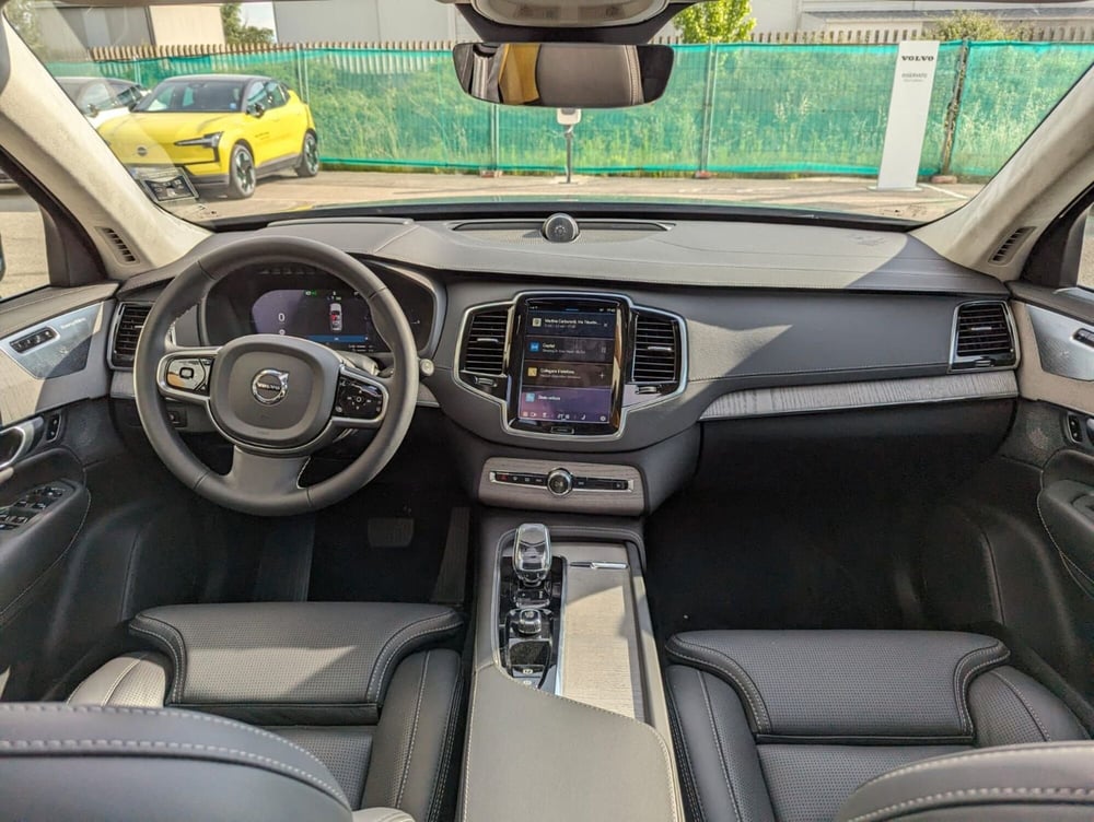 Volvo XC90 usata a Pescara (14)