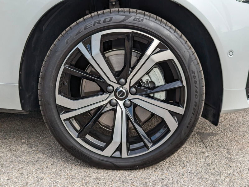 Volvo XC60 usata a Pescara (12)