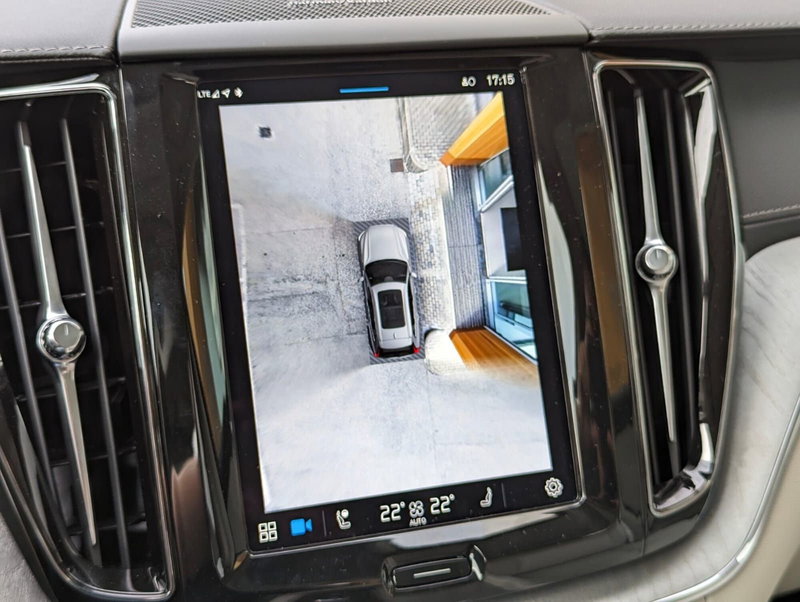 Volvo XC60 usata a Pescara (18)