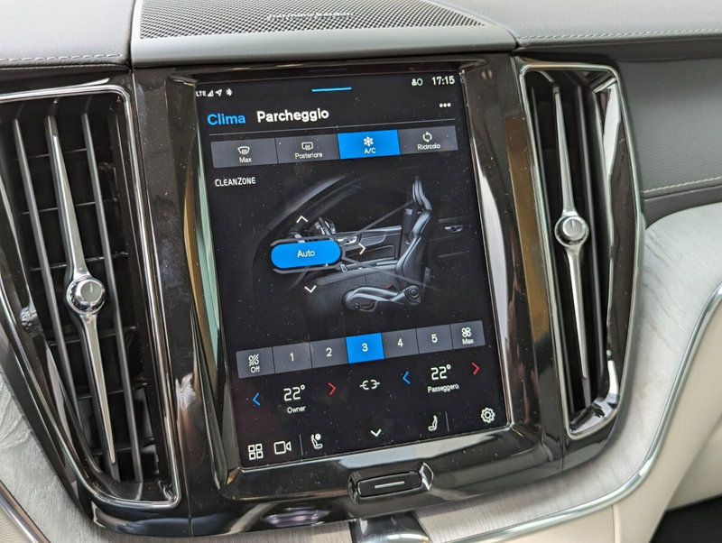 Volvo XC60 usata a Pescara (19)