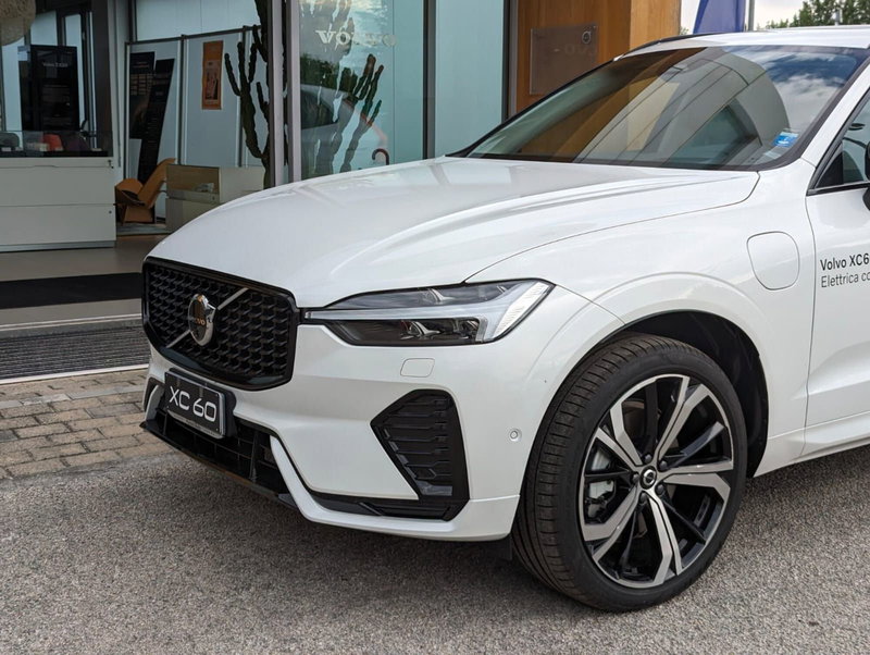 Volvo XC60 usata a Pescara (5)
