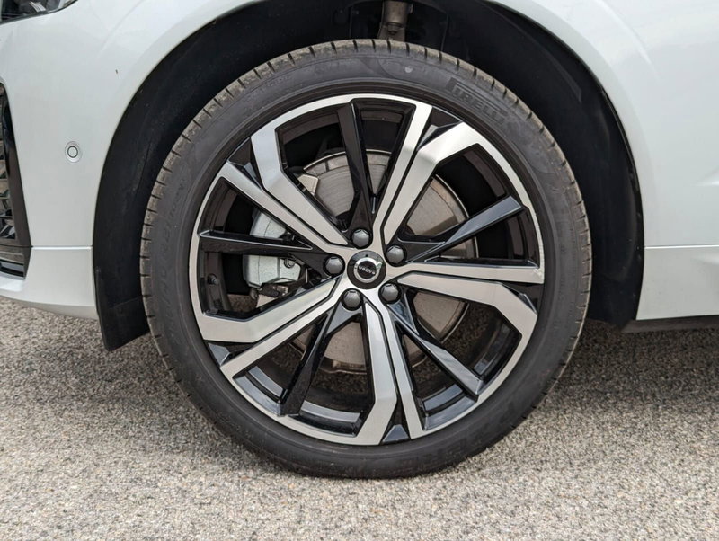 Volvo XC60 usata a Pescara (8)