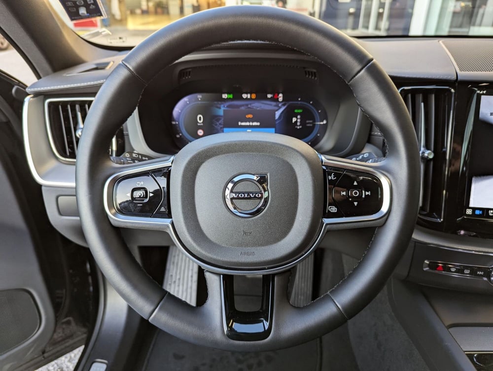 Volvo XC60 usata a Pescara (14)