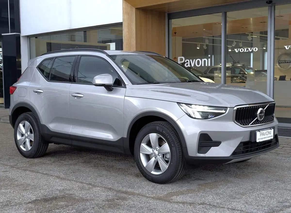 Volvo XC40 nuova a Pescara (3)