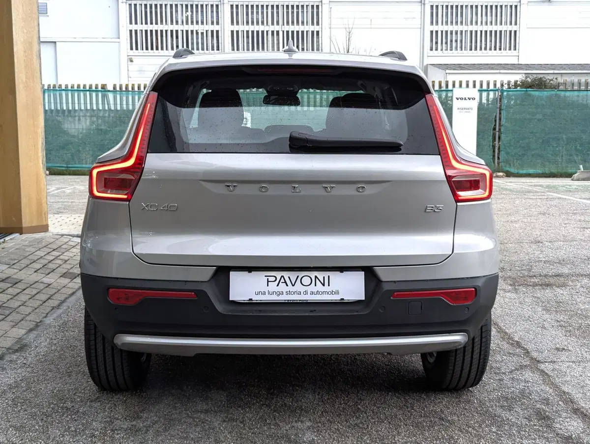 Volvo XC40 nuova a Pescara (6)