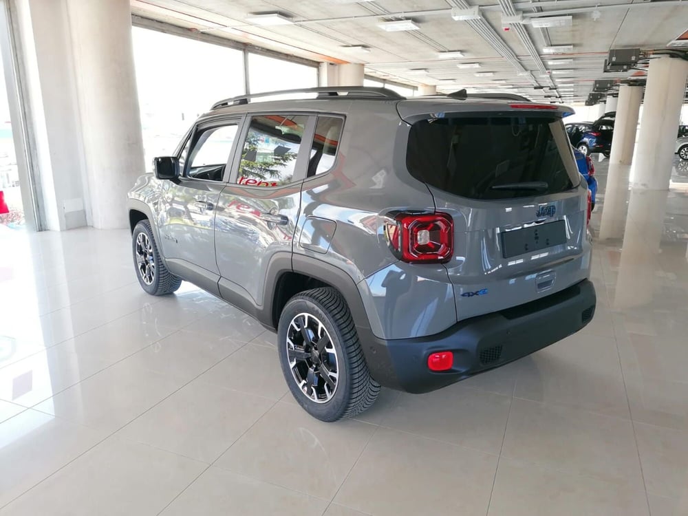 Jeep Renegade nuova a Salerno (4)