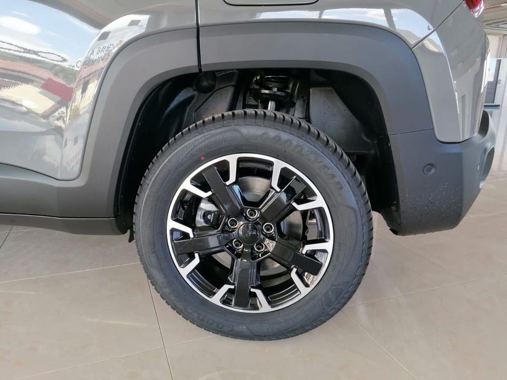 Jeep Renegade nuova a Salerno (8)