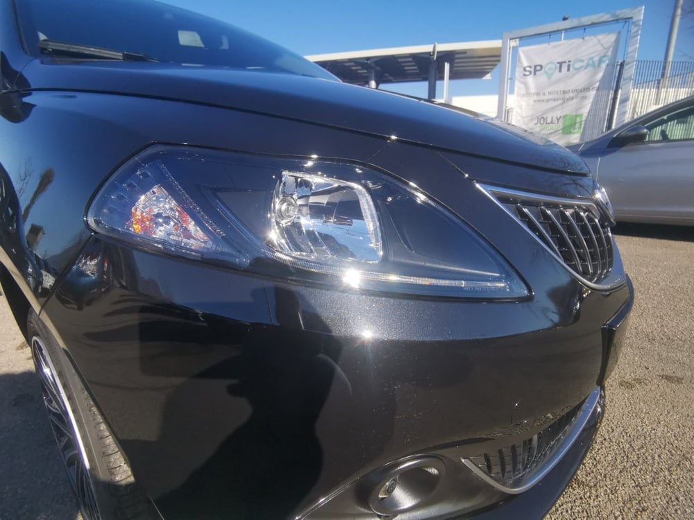 Lancia Ypsilon nuova a Frosinone (11)