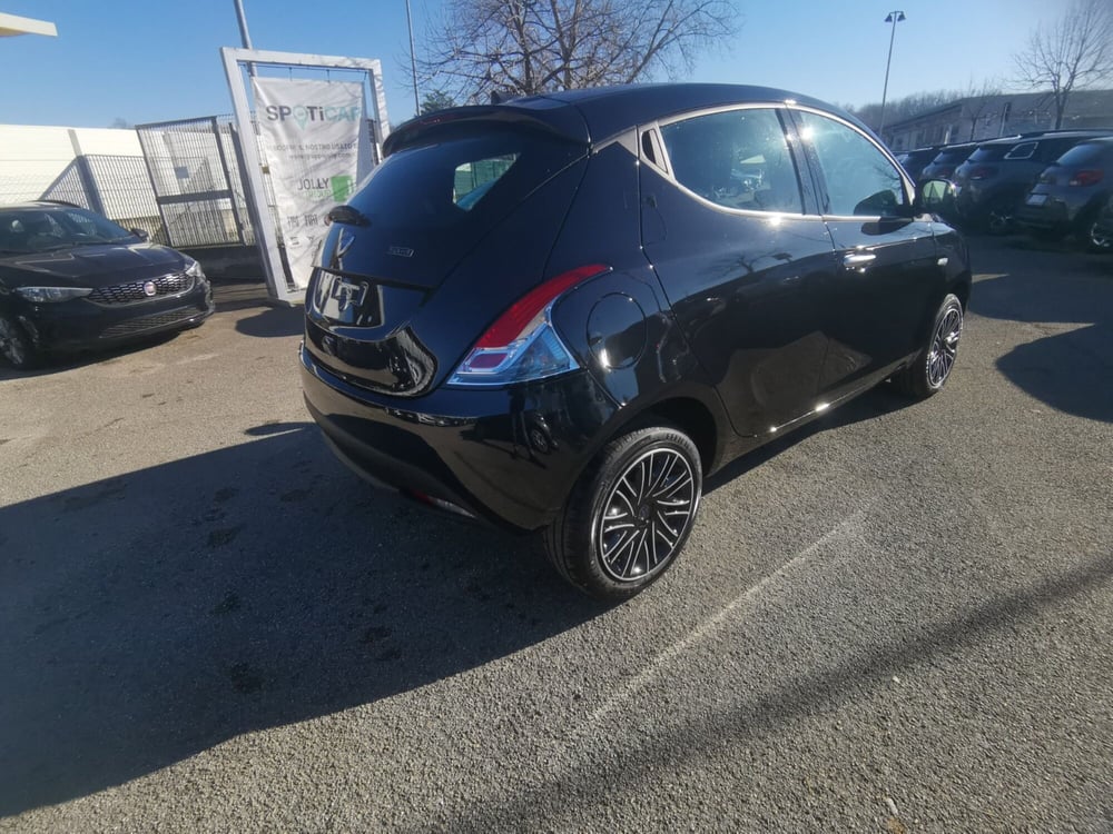 Lancia Ypsilon nuova a Frosinone (7)