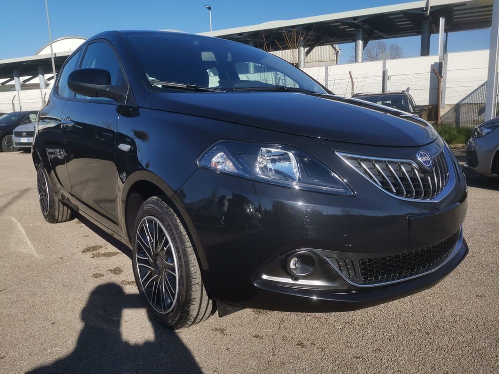 Lancia Ypsilon nuova a Frosinone (9)