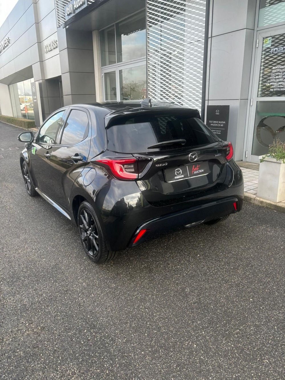 Mazda Mazda2 Hybrid nuova a Frosinone (3)