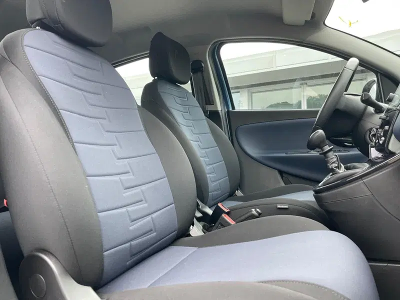 Lancia Ypsilon usata a Ancona (18)